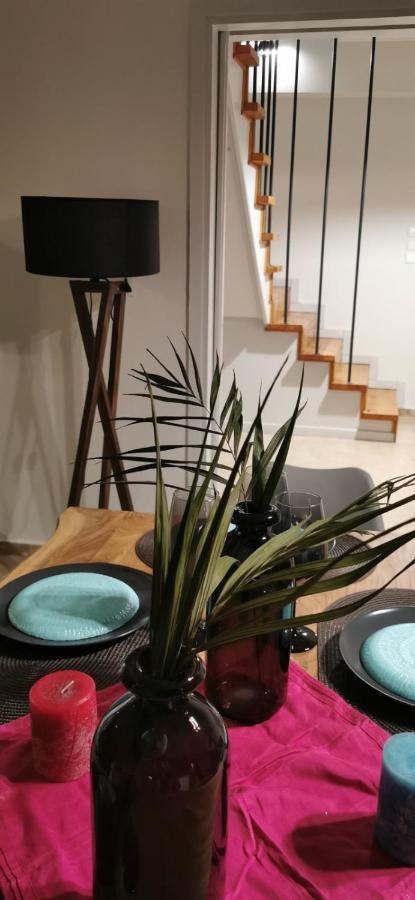 Elegant Seaside 2 Floor Apartment Афины Экстерьер фото